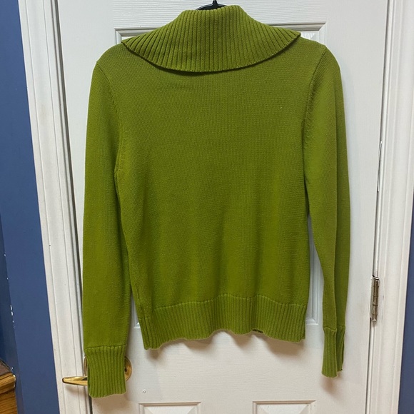 August Silk Sweater Size M Green Pull Over Turtleneck Buttons - Picture 2 of 8